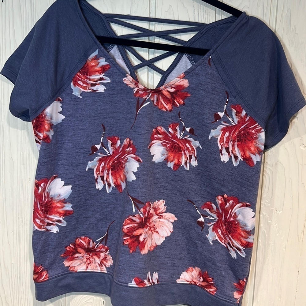 Maurices Floral Top Criss Cross Back Short Sleeve Large